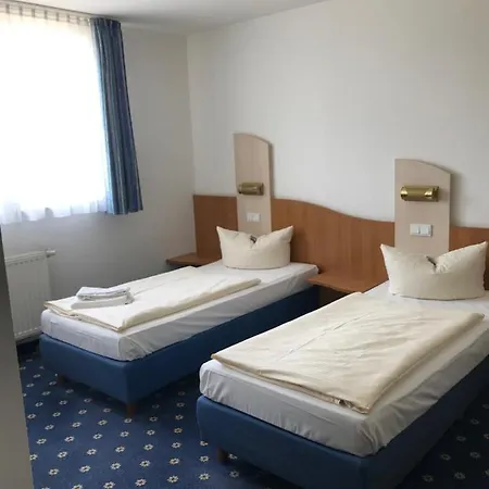 „zum Raukler“, Hotel, Nähe Der A2, Magdeburg / Hohe Börde Hotel Hohenwarsleben