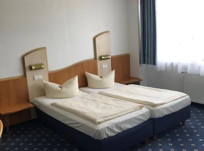 ホテル „zum Raukler“, Hotel, Naehe Der A2, Magdeburg / Hohe Boerde