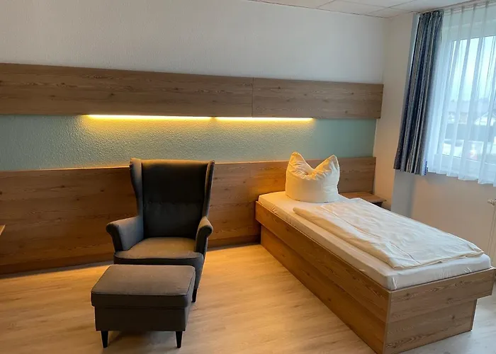 „zum Raukler“, Hotel, Naehe Der A2, Magdeburg / Hohe Boerde ホテル